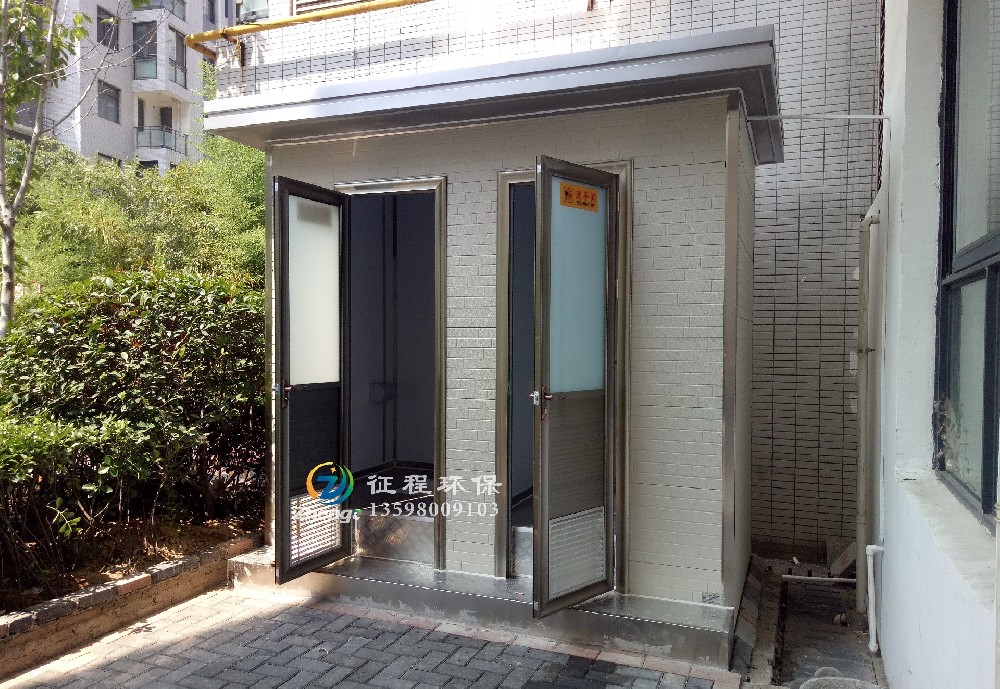 多廁位移動(dòng)廁所